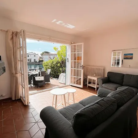 펜션 Enlarged House With Wifi And A Mooring Next To The - Ac