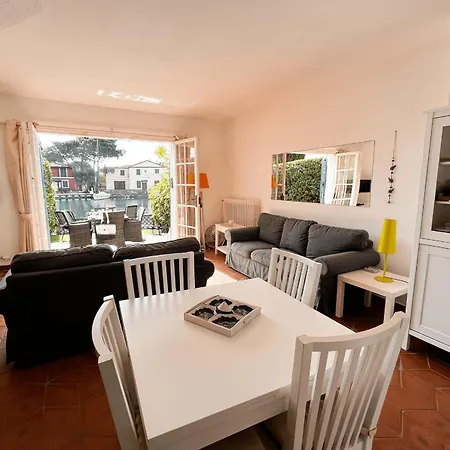펜션 Enlarged House With Wifi And A Mooring Next To The - Ac *